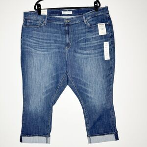 NEW Levi's Mid-Rise Slim Fit Capris Women's Plus Size 26